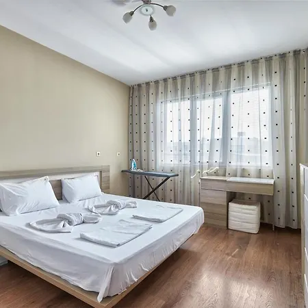 Spacious & Cozy Pastel Flat In Apartament Burgas City