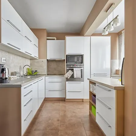 Spacious & Cozy Pastel Flat In Burgas City