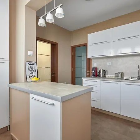 Spacious & Cozy Pastel Flat In Apartament *
